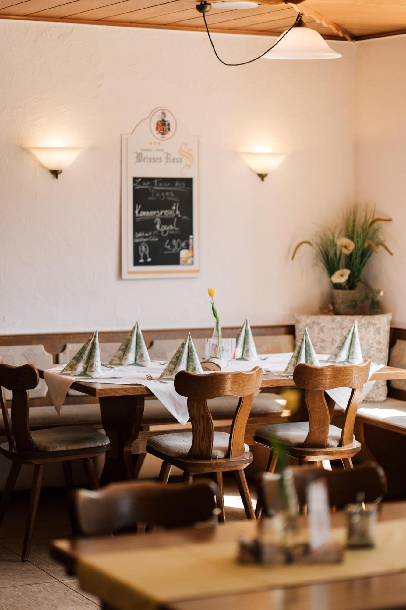Hotel Weisses Ross Konnersreuth エクステリア 写真